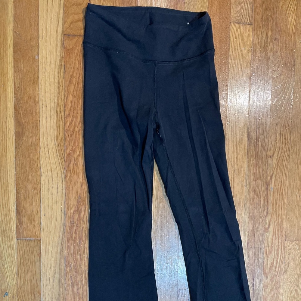 Black yoga pants